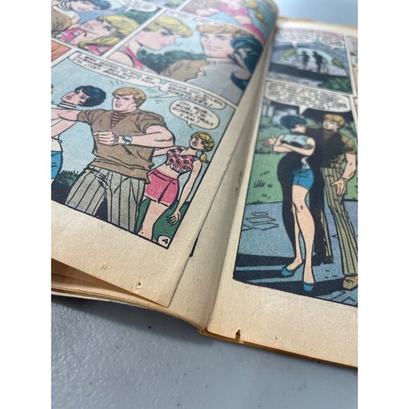 DC Comics Falling In Love #122 April 1971 Plus Love Advice Bagged Boarded - Picture 3 of 9